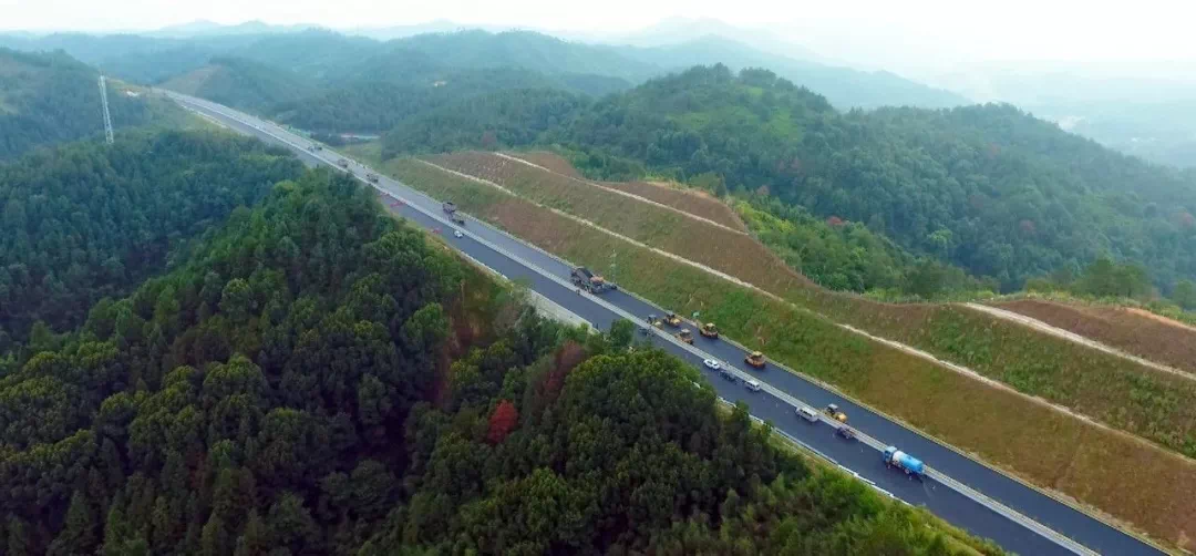 枞阳新建公路，地方经济发展的新引擎