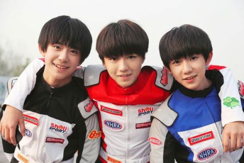 TFBoys花季写真，青春活力的璀璨绽放